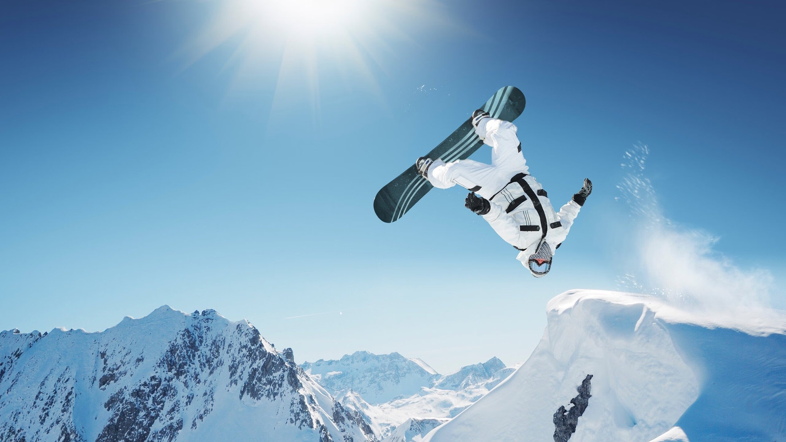 当篮球奇才驾驭F1赛道，锡安接管年度争冠的跨界隐喻