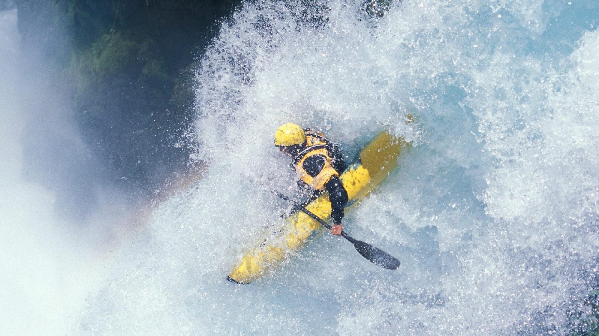FB体育中国-赛道与球场的双重奇迹，F1年度争冠焦点战与魔术爆冷热火的双重启示